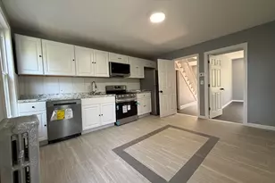 38 Summer St, Norwich, CT 06360 - Photo 12