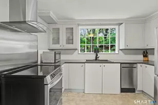 2 Arnold Ln, Norwalk, CT 06853 - Photo 4