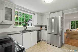 2 Arnold Ln, Norwalk, CT 06853 - Photo 6