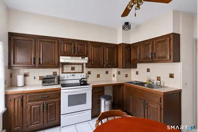 8 Davis Street, Danbury, CT 06810 - Photo 16