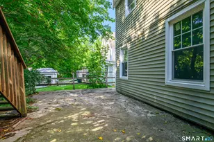 8 Davis St, Danbury, CT 06810 - Photo 30
