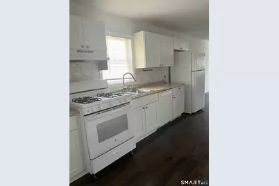 17 Dayton Road, Bridgeport, CT 06606 - Photo 4