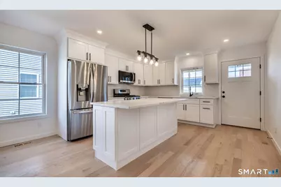 330 Pleasantview Avenue #First Floor, Bridgeport, CT 06606 - Photo 6