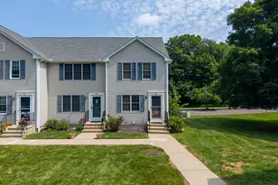 21 White Tail Ln, Wallingford, CT 06492 - Photo 2