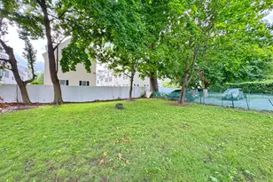 14 Woodbury Ave, Norwalk, CT 06850 - Photo 16