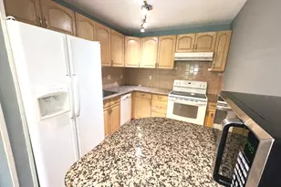 308 Meadowside Rd, Milford, CT 06460 - Photo 2