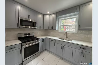 30 Hadley Street, Bridgeport, CT 06610 - Photo 6