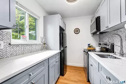 183 Thompson Street #B, East Haven, CT 06513 - Photo 4
