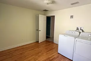 81 Park Ave, Bloomfield, CT 06002 - Photo 10
