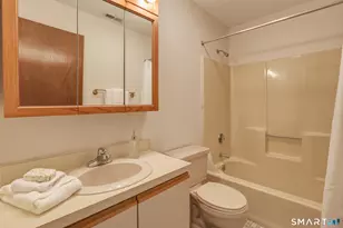 7 Little Oak Ln, Rocky Hill, CT 06067 - Photo 12