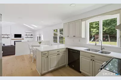 61 Broadleaf Circle, Windsor, CT 06095 - Photo 10