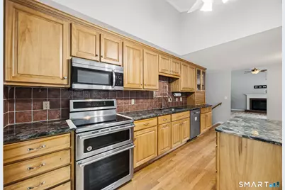 11 Top View Drive, Simsbury, CT 06089 - Photo 12