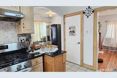 24 White Avenue, West Hartford, CT 06119 - Photo 12