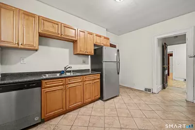 135 Sherwood Avenue, Bridgeport, CT 06605 - Photo 4