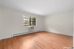 37 Enid St, Bridgeport, CT 06606 - Photo 12