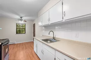 37 Enid St, Bridgeport, CT 06606 - Photo 16