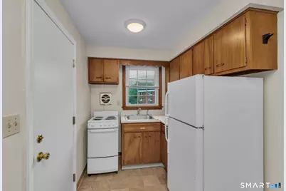 295 Bidwell Street #l, Manchester, CT 06040 - Photo 6
