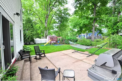 44 Miamis Road, West Hartford, CT 06117 - Photo 28