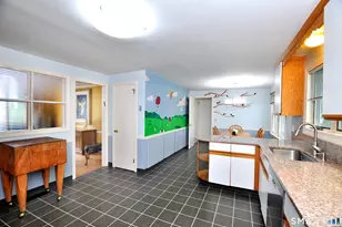 44 Miamis Rd, West Hartford, CT 06117 - Photo 8
