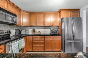 3250 Fairfield Ave, Bridgeport, CT 06605 - Photo 18