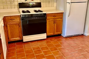140 Thompson St, East Haven, CT 06513 - Photo 10