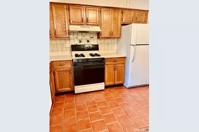 140 Thompson Street #1E, East Haven, CT 06513 - Photo 14