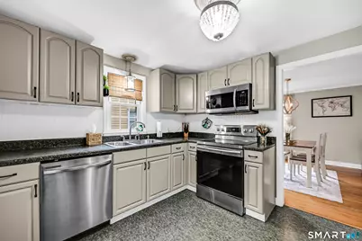 33 Edgemere Avenue, West Hartford, CT 06110 - Photo 6