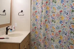 2 Mansfield Grove Rd, East Haven, CT 06512 - Photo 10