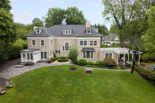 33 Sycamore Rd, West Hartford, CT 06117 - Photo 2