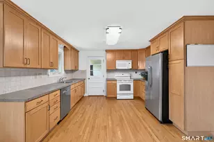 349 S Cherry St, Wallingford, CT 06492 - Photo 12