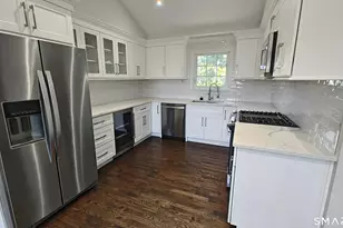 38 Poe Ct, Fairfield, CT 06825 - Photo 1