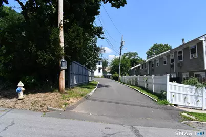 38 Poe Court, Fairfield, CT 06825 - Photo 12