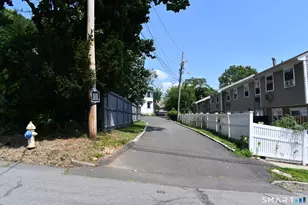 38 Poe Ct, Fairfield, CT 06825 - Photo 12