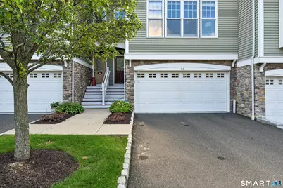 52 Lawrence Avenue #52, Danbury, CT 06810 - Photo 2