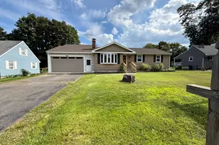 33 Provencher Dr, Plainville, CT 06062 - Photo 2