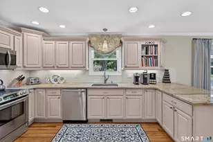 2 Oleander Dr, Clinton, CT 06413 - Photo 2