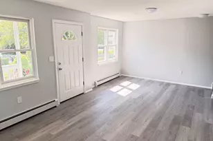 17 Enfield St, Hartford, CT 06112 - Photo 2