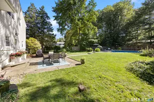28 Fallon Dr, North Haven, CT 06473 - Photo 2