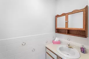 484 First Ave, West Haven, CT 06516 - Photo 12