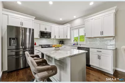 17 Sea View Terrace, Waterford, CT 06385 - Photo 8