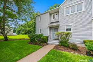 122 Oak Ridge Dr, Windsor Locks, CT 06096 - Photo 1