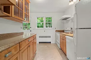104 1/2 Ledgebrook Dr, Norwalk, CT 06854 - Photo 8