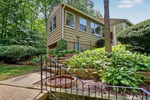 104 1/2 Ledgebrook Dr, Norwalk, CT 06854 - Photo 32