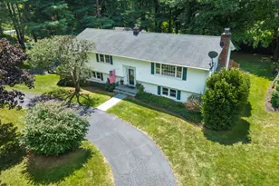 6 Webster Pl, Newtown, CT 06470 - Photo 2