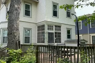 65 Oxford St, Hartford, CT 06105 - Photo 12