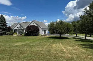 556 Hill St, Bristol, CT 06010 - Photo 2