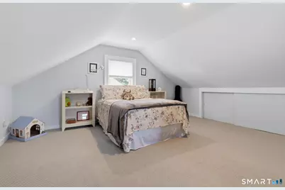 19 Crestview Avenue, Stamford, CT 06907 - Photo 18
