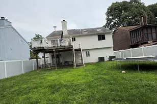 9 Oakledge Cir, Norwalk, CT 06854 - Photo 4