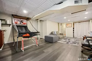 85 Woodbury Ave, Stamford, CT 06907 - Photo 26
