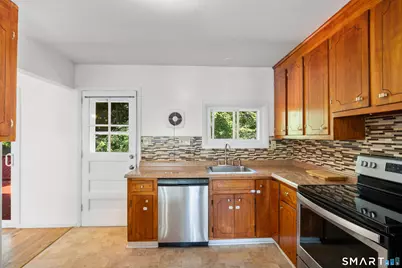 72 Vernon Street, Manchester, CT 06042 - Photo 12